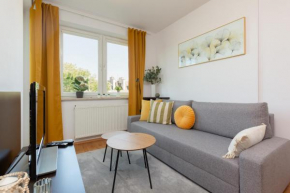 Cozy Apartment with Balcony Warszawa by Noclegi Renters